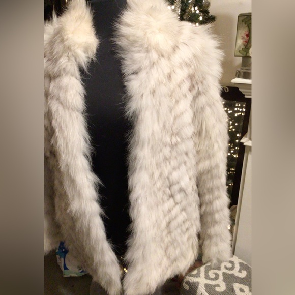 Saga Fox luxury coat Size Small/Medium - Picture 10 of 16